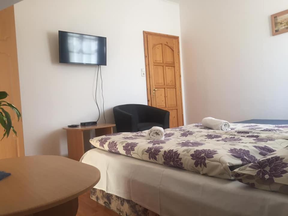 Hubertus Vendeghaz Hotel Parád Buitenkant foto