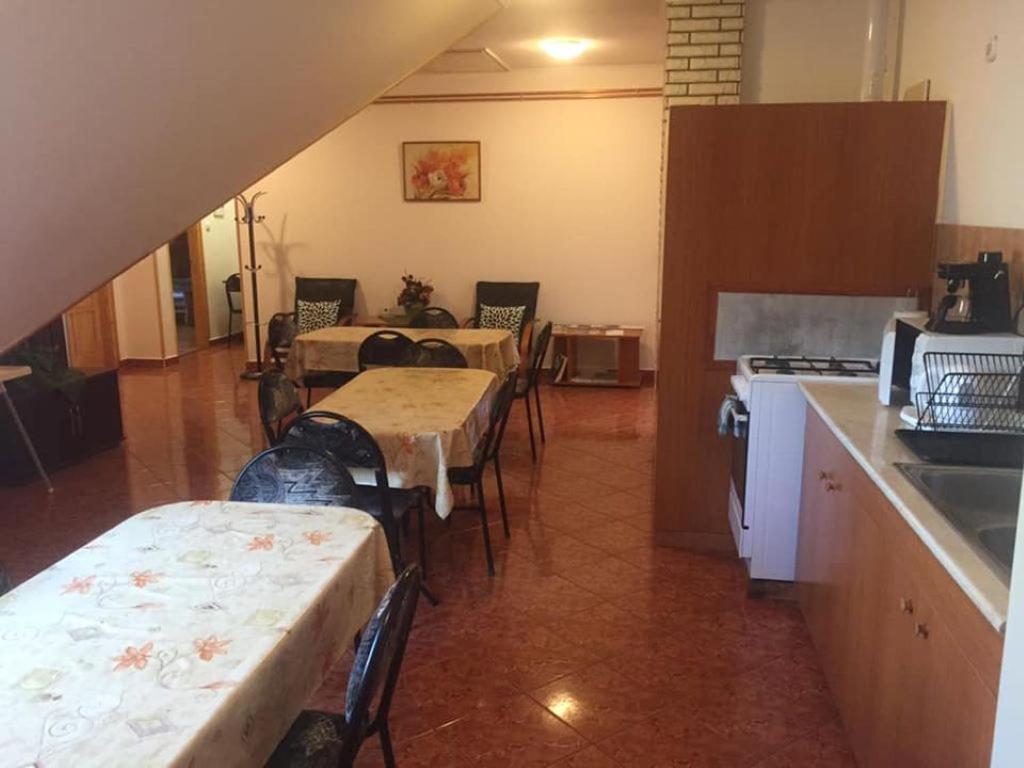 Hubertus Vendeghaz Hotel Parád Buitenkant foto